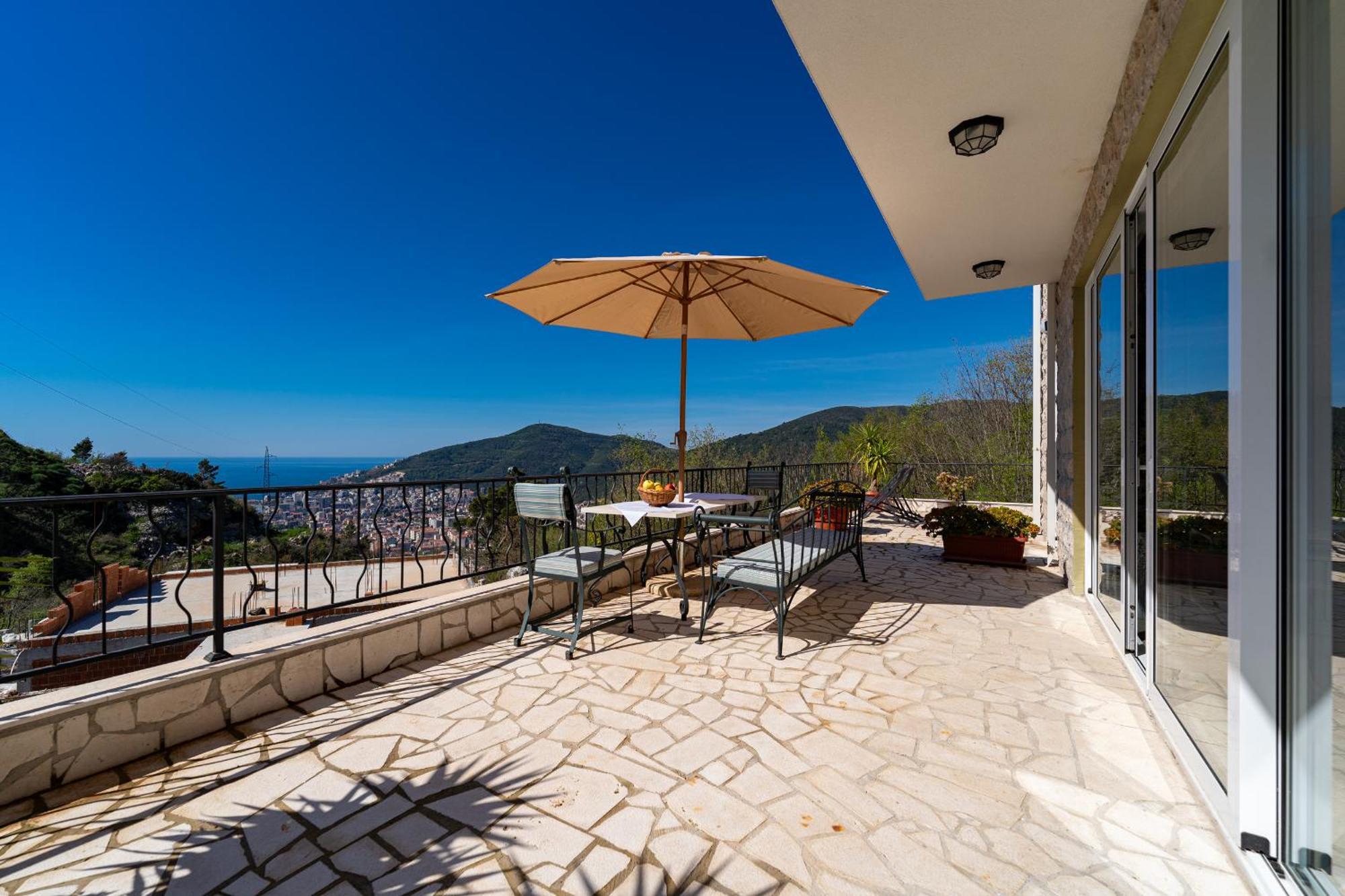 Ventus Rosa Apartment Budva